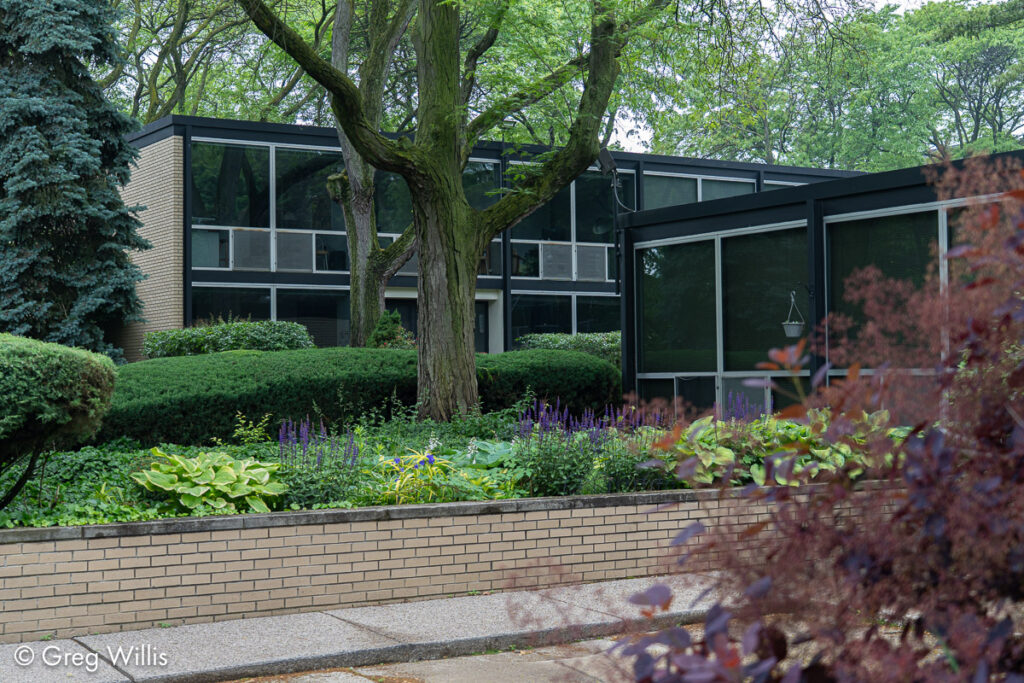 Lafayette Court Houses