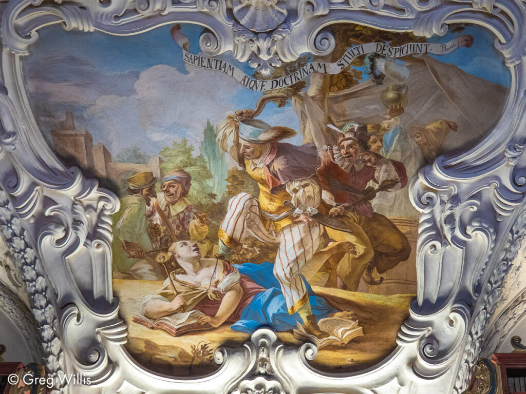 Ceiling fresco: "Fools despise wisdom and learning."