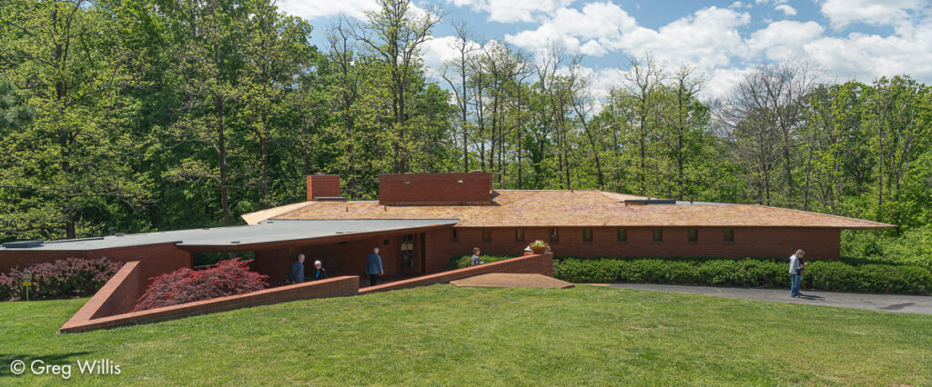 Ebsworth House, Exterior