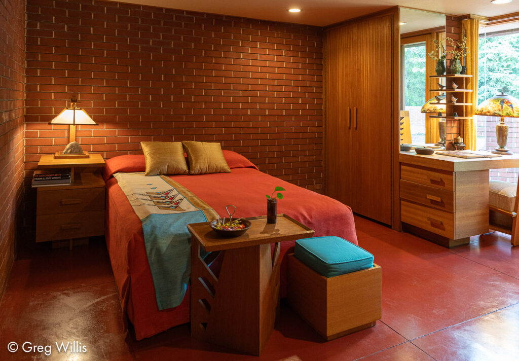 Guest Bedroom, Samara House