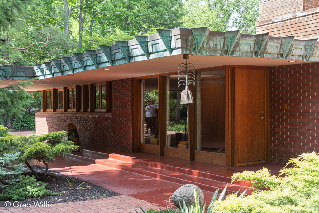 Main Entrance, Samara House