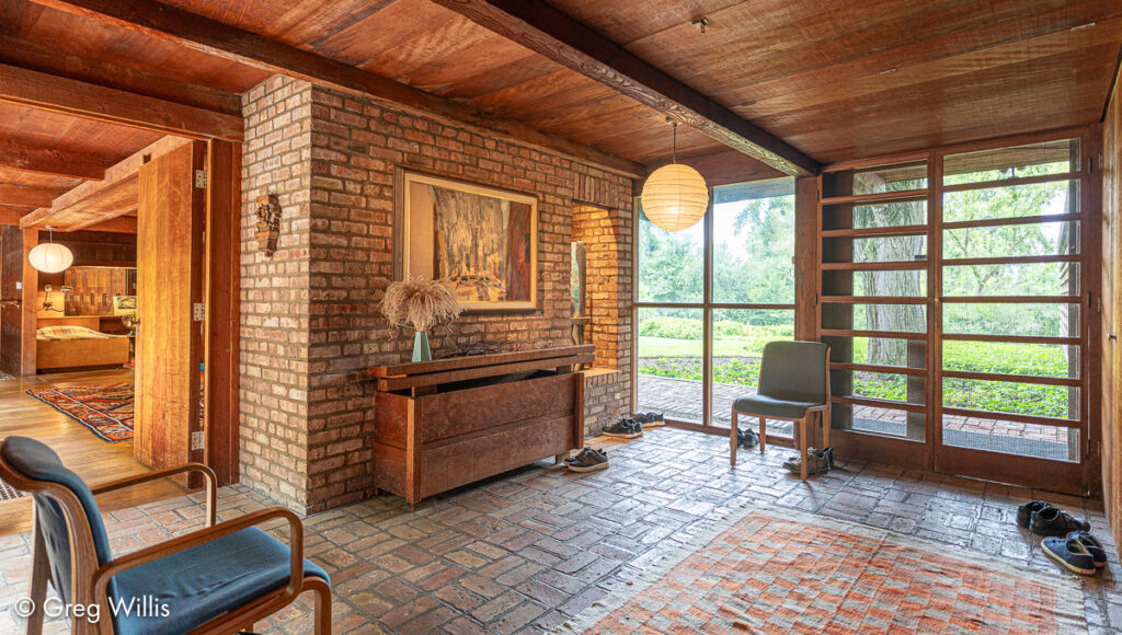 Entrance, Schweikher House